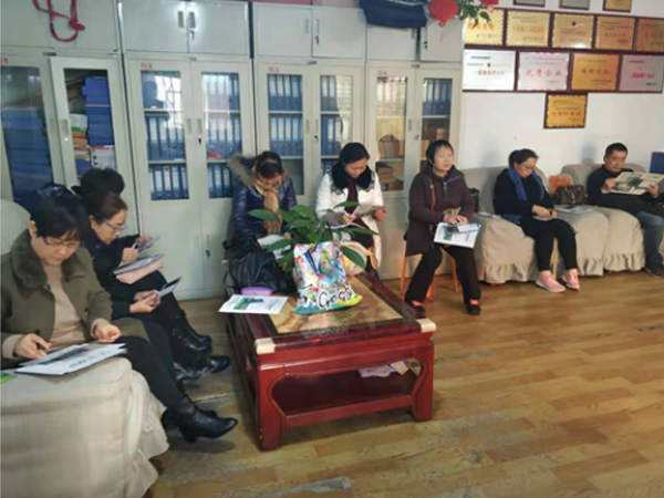 安陽(yáng)林源物業(yè)管理有限責(zé)任公司組織開(kāi)展“建設(shè)好家園、學(xué)雷鋒我行動(dòng)”活動(dòng)